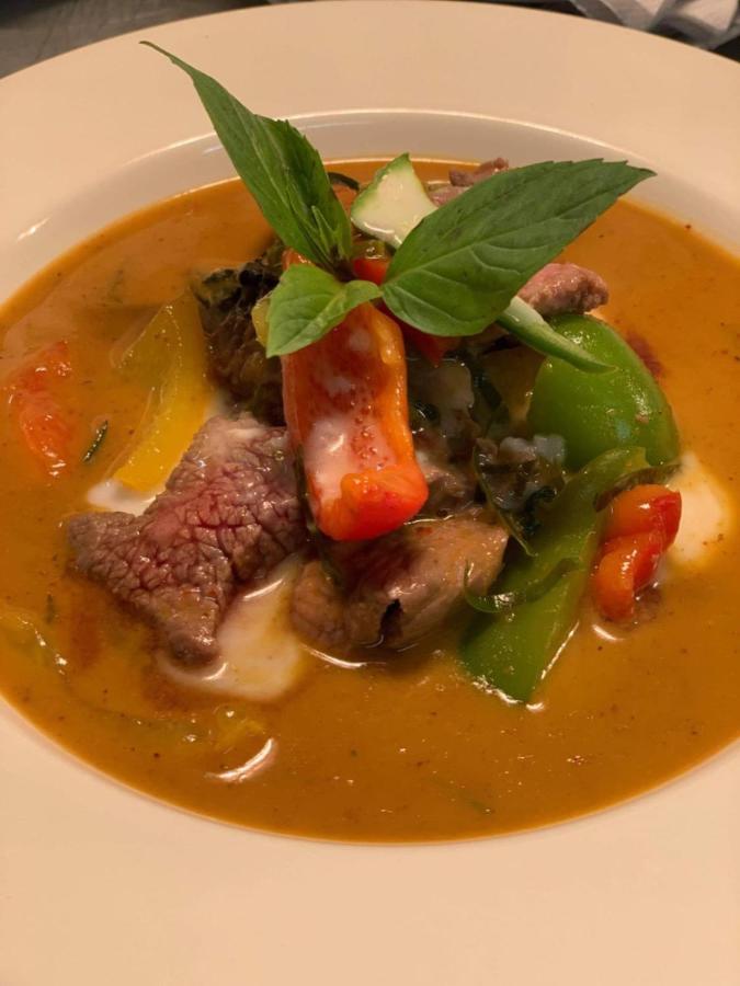 Siam Cottage Guesthouse Over 300 Years Old With Thai Restaurant Moreton-in-Marsh Bagian luar foto