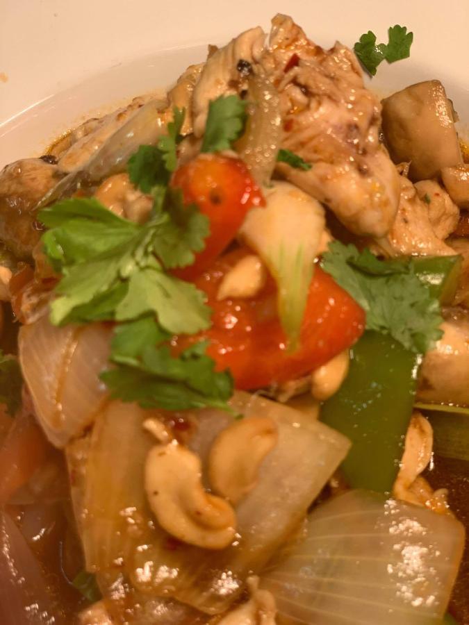 Siam Cottage Guesthouse Over 300 Years Old With Thai Restaurant Moreton-in-Marsh Bagian luar foto