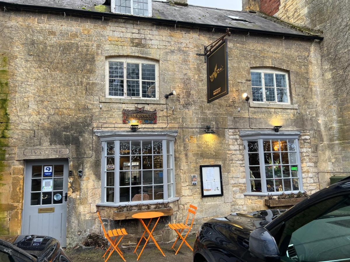 Siam Cottage Guesthouse Over 300 Years Old With Thai Restaurant Moreton-in-Marsh Bagian luar foto