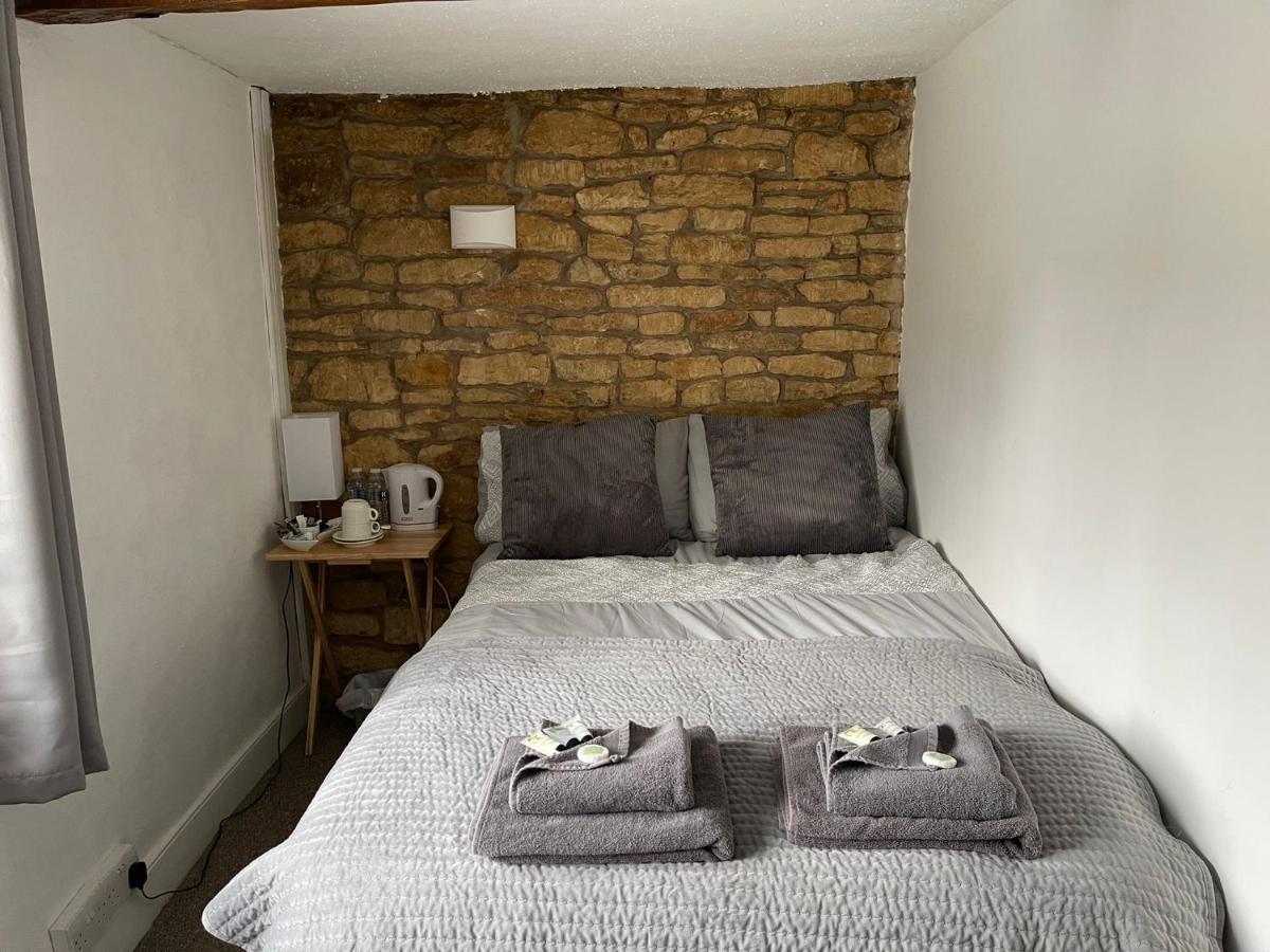 Siam Cottage Guesthouse Over 300 Years Old With Thai Restaurant Moreton-in-Marsh Bagian luar foto
