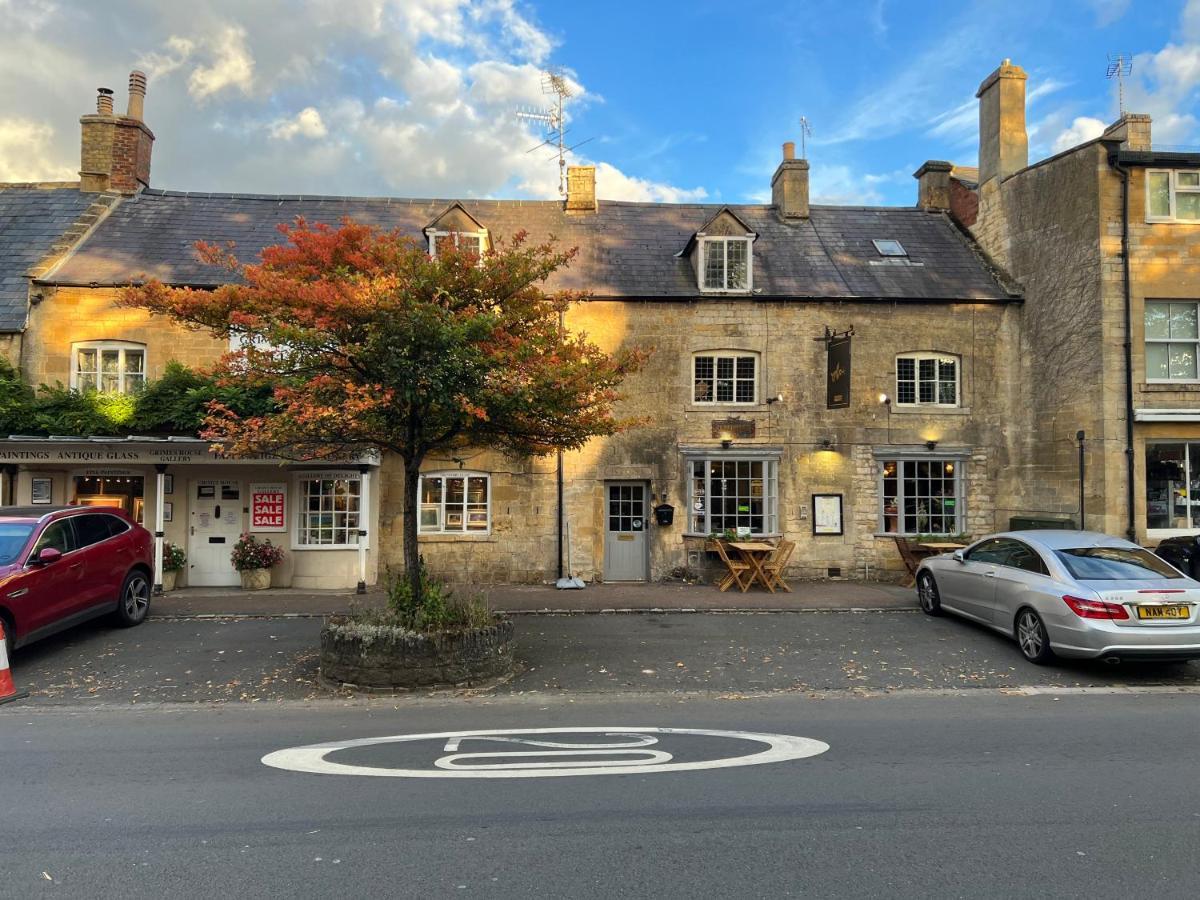 Siam Cottage Guesthouse Over 300 Years Old With Thai Restaurant Moreton-in-Marsh Bagian luar foto