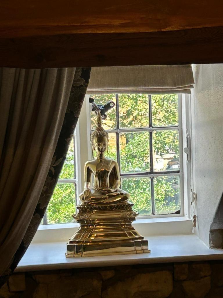 Siam Cottage Guesthouse Over 300 Years Old With Thai Restaurant Moreton-in-Marsh Bagian luar foto